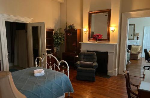 Wilson House | Historic 5BR 1858 Estate Near Barton and Warbirds