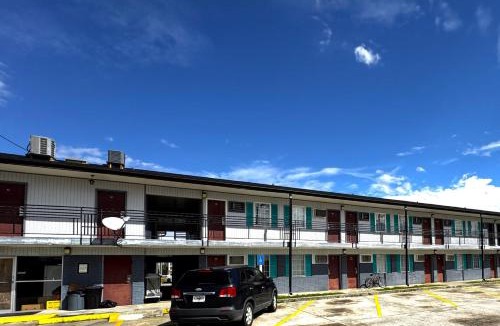 Valdosta Hotel | Briarwood Motel Near Valdosta University I 75