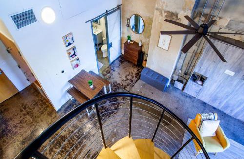Old City Apartment | Sterchi Lofts Getaway - Downtown Knoxville