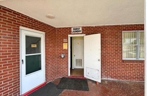 Hampton Hotel | Economy 7 Inn Near Hampton University VA