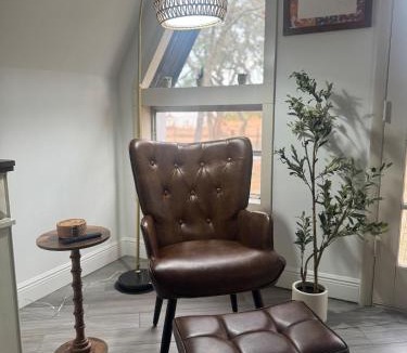 DeLand House | Unique Dome Home - 4BR Getaway - Springs -Daytona - Skydiving
