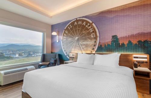 Pigeon Forge Hotel | Cambria Hotel Pigeon Forge