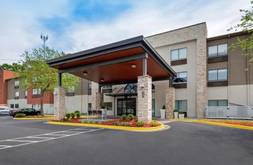 Southeast Raleigh Hotel | Holiday Inn Express & Suites Raleigh NE - Medical Ctr Area by IHG