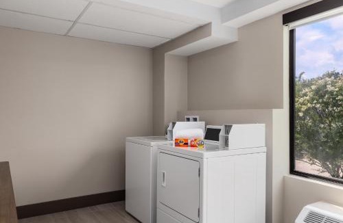Terry Sanford Hotel | Holiday Inn Express Fayetteville Fort Bragg by IHG