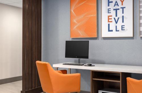 Terry Sanford Hotel | Holiday Inn Express Fayetteville Fort Bragg by IHG