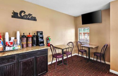 State Park Hotel | Super 8 by Wyndham Columbia/Ft. Jackson SC