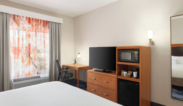 Fairfield Inn & Suites Jacksonville West/Chaffee Point