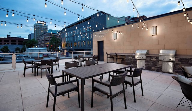 Courtyard by Marriott Knoxville Downtown