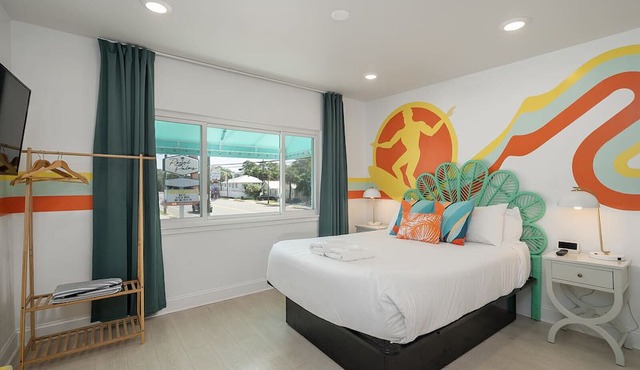 Royal Palms Motel