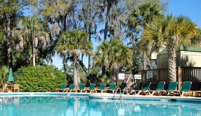 A&J Hideaway:Beautiful Resort Villa Overlooking Golf Course & Tranquil Lagoon; Screened Porch
