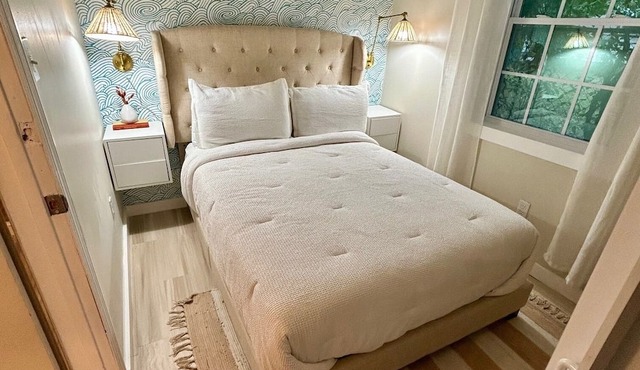 Coastal Carriage House Surrounded By Live Oak Trees in the Heart of Savannah