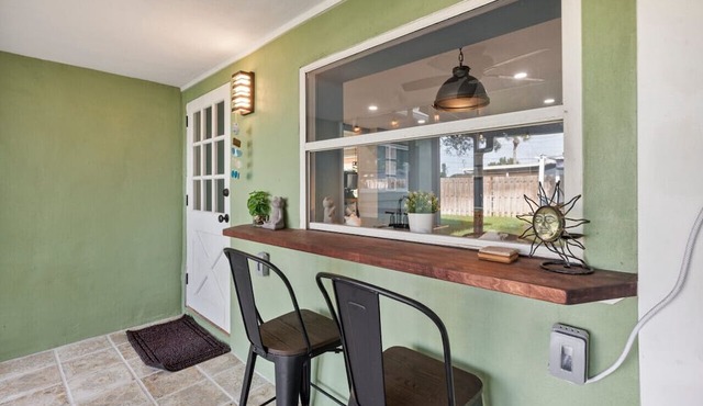 Sea la Vie - Beach Town Charm