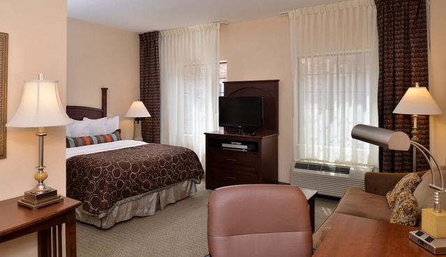 Studio | Free Breakfast. Indoor Pool & Hot Tub
