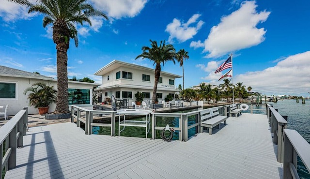 Quaint 1- bedroom suite, View of the Water