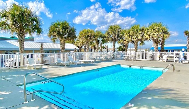 Pet-friendly, 3 Blocks to Beach, Pool, #201