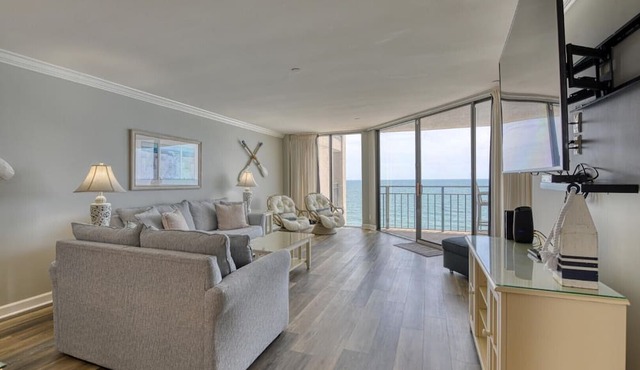Surf Master 910 Beautifully Renovated 2-Bedroom Oceanfront Condo