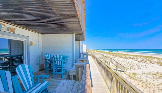Queen's Grant A-102: Beachfront Fun & Ocean Views