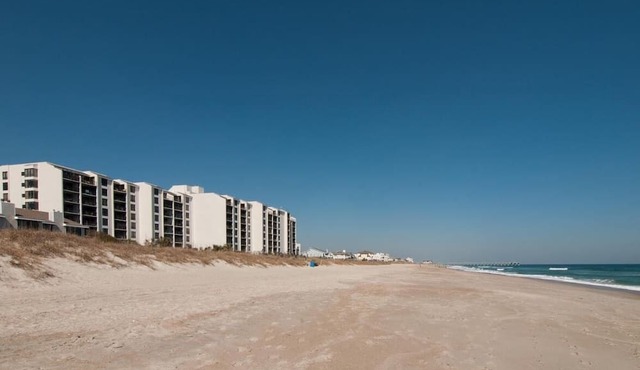 2 Bedroom Oceanfront Condo in Station One!