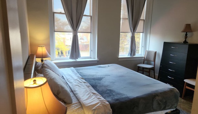 Heart of the Arts - New King Suite on West Broad Condo’s next to Quirk MCV VCU