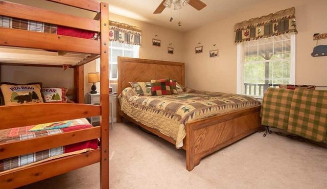 Quaint cottage in the Smoky Mountain area convenient to all the attractions
