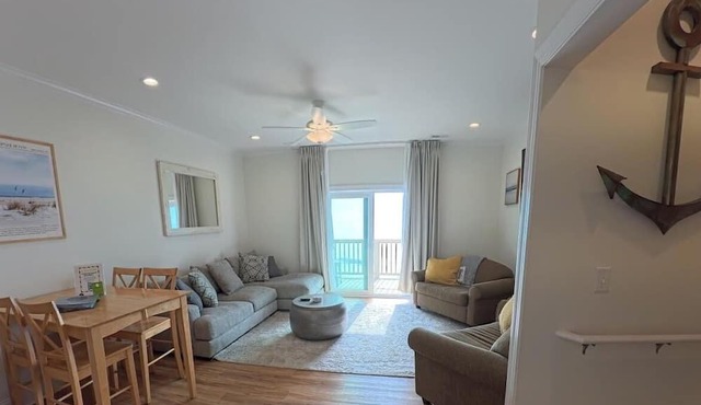 Sky Paradise: Modern Oceanfront Townhome @ Top Shelf Stays
