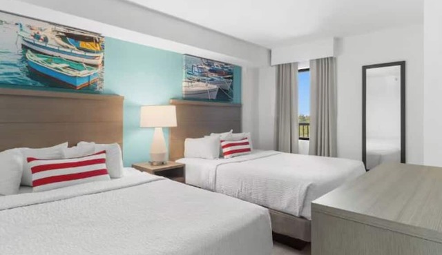 Beach and Resort Amenities: Spacious Condo Suite with Pool and Hot Tub