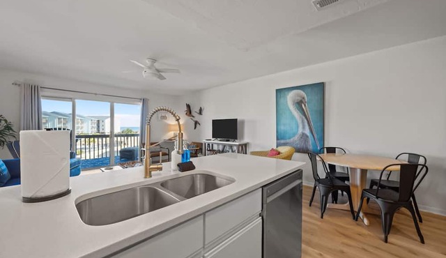 The Blue Pelican | Oceanview, Pool & Beach Access