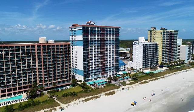 Unwind w/Oceanfront Bliss in 2 Balcony Rooms Near Family Kingdom Amusement Park