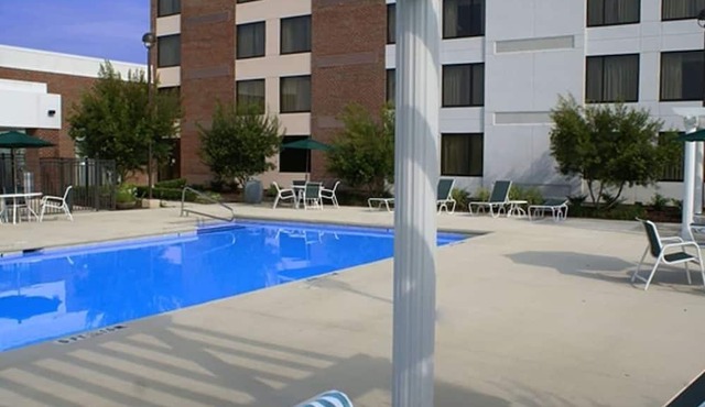 Serene Getaway: 2 Family-friendly Units Near Rocky Mount City Lake!