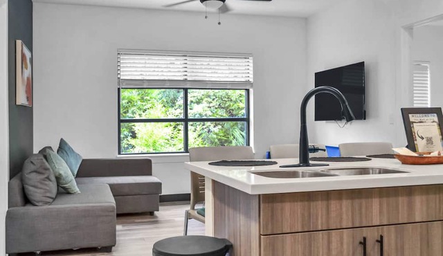Garden-View Queen & Twin Suite | Condo at The Well Mouratoglou Academy | Tennis & Pickleball