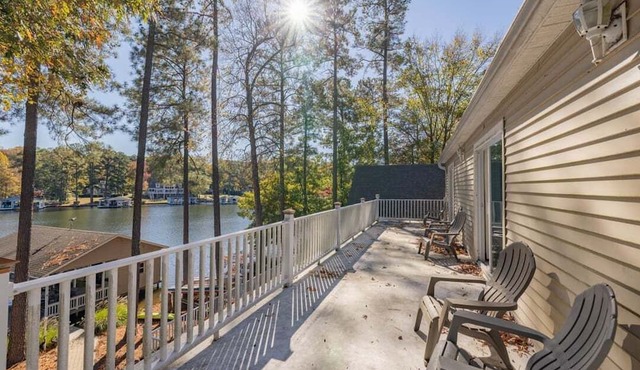 Pretty Creek Retreat | Beautiful water views | Pet Friendly