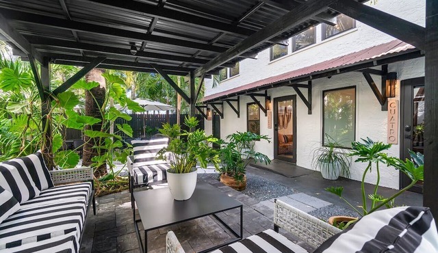 Hacienda Flamingo Unit 4 - Chic 2BR Retreat Near Shops and Restaurants