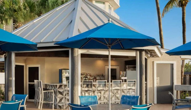 Direct Golf Course Access | Outdoor Pool & Gym