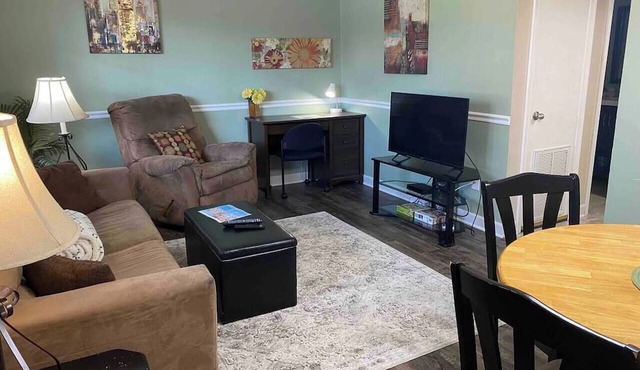 Stylish Flat in DT Durham-Sep A/C-downtown walkable