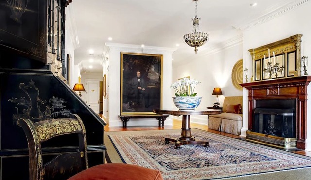 Charleston King Charm: Planter Inn Room, Near Vibrant King Street District