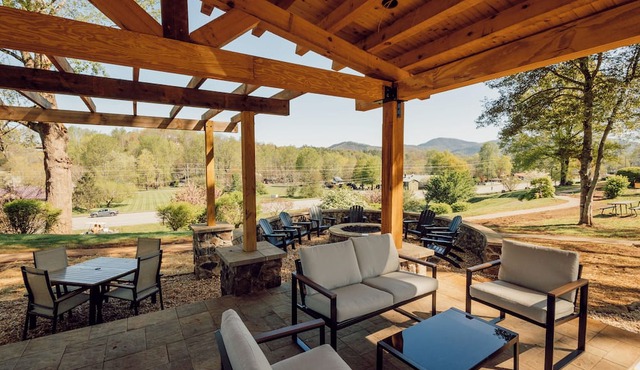 King + Patio Mountain Retreat