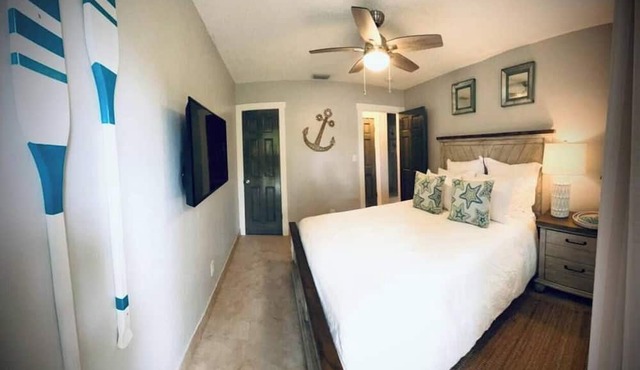 01 Coastal Cute 2 Bdrm - FLL-DT-Beach