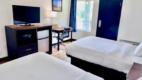 Clarion Pointe