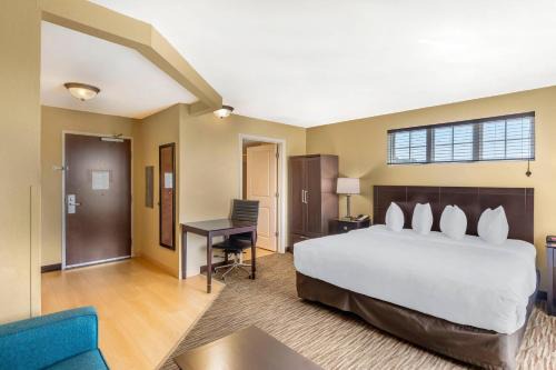 MainStay Suites Jacksonville near Camp Lejeune