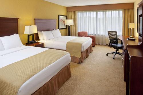 DoubleTree by Hilton Fayetteville