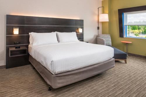 Holiday Inn Express & Suites - Tampa North - Wesley Chapel by IHG