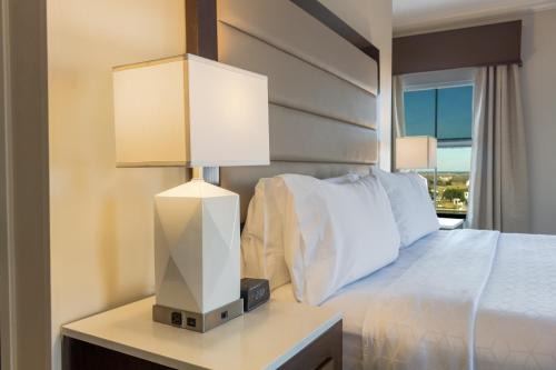 Holiday Inn Express District Ihg Hotel 